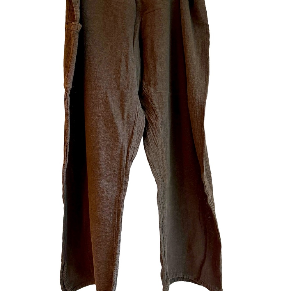 Sucesos Brown Cotton Gauze Capri
Pants. O/S (fits like a large). Worn